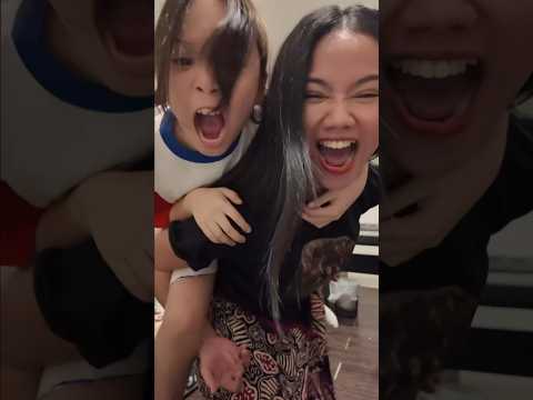 Bikin lagu buat Gempi. Ga sabar kasih dengar karya ajaib ini ke kalian semuaa 🥰 #Shorts #YuraYunita