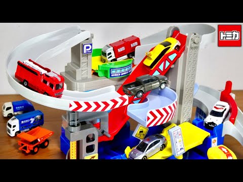 ハマる！これ大人が遊んでも余裕で楽しい！トミカ キミが運転！トミカわくわくドライブ スペシャルトミカ トヨタハイラックス付 登って！飛んで！下って！回って！激しいアクションが楽しめます☆