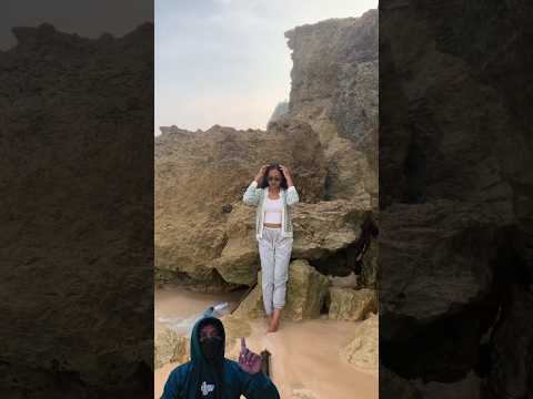 Terseret Ombak Saat Lagi Foto Di Pinggir Pantai Selatan
