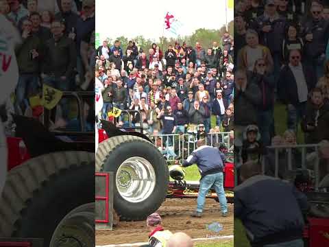 Er brennt, aber keiner sieht es 🔥 #erinnerung #shorts #feuerwehr #explosion #tractorpulling