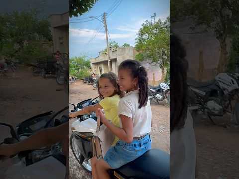Mi hija de ocho años ya maneja motos