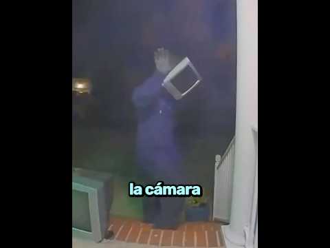 Incidente aterrador de cabeza de televisor