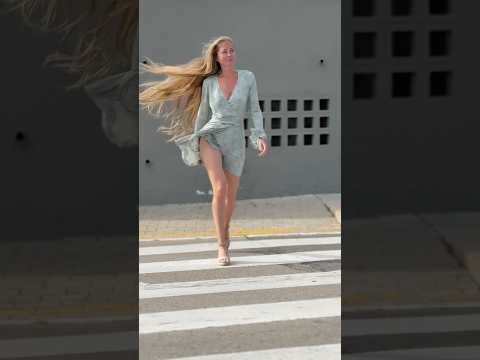 When the wind becomes your co-star 🌬️