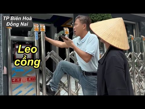 Leo cổng