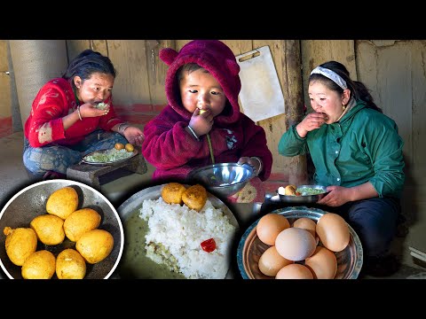 Boiled Fry Egg Recipe & Rice Cooking & eating in Village Kitchen || New Nepali Village Vlogs