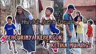 HANDUK AZKA DI CURI SAAT MANDI DI BALONG😬🥲🙈