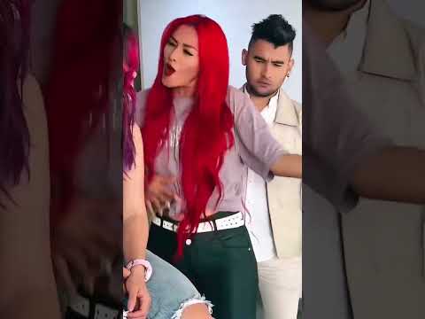Tu esposo te descubre hablando de hombres con tu hija 🤣🤣🙊 #deiryvargas 🎭ACTUACIÓN 🎭