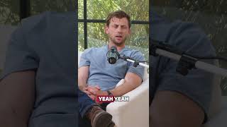 guys and girls sit differently @CharlieBerens
