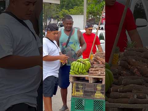 El guineo 🍌pequeño🤣