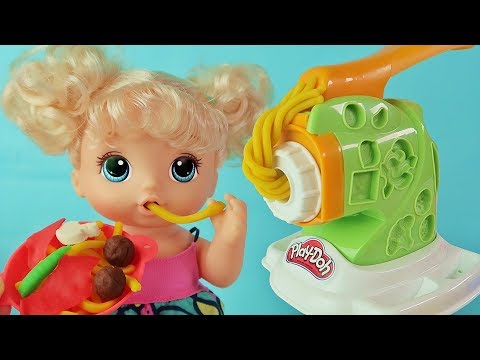 Куклы Пупсики Беби Элайв Новая Кукла Кушает Макароны из Пластилина Play Doh Распаковка Зырики ТВ