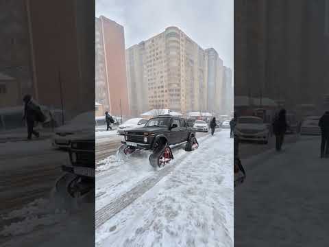 Bakiya Qar Yagdi Niva Qarda Hoqqa Verir - Buzlu Yolda Avtomobiller Surushur #qaryağışı