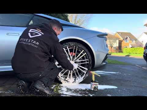 Satisfying Supercar Washing