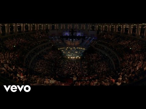 Cypress Hill, London Symphony Orchestra - I Ain&#39;t Goin&#39; Out Like That (Live)
