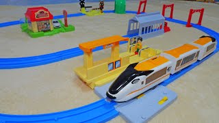 シバイヌエクスプレスがかわいいw　プラレール　情景がいっぱい！トミカと遊べる！アクションタウンセット
