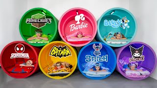 Aventure hôtel capsule 7 couleurs avec des super-héros