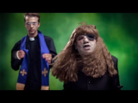 REGAN - "MY HEAD SPINS RIGHT ROUND" (EXORCIST PARODY)