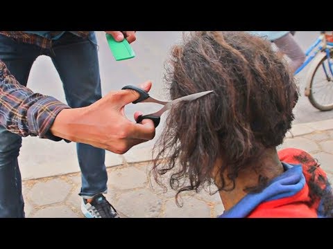 Potong rambut, bersihin Orang gila, Lucu katanya suka Lucinta luna