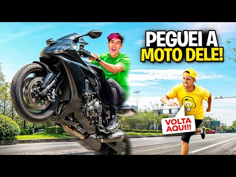 PEGUEI A MOTO DO LEOZINHO SEM AVISAR *ele descobriu?