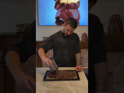 Chocolate Caramel Flower by Cedric Grolet & Vzug