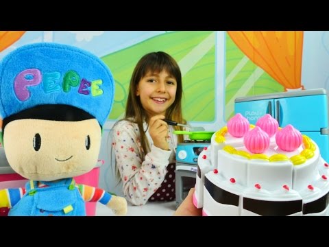 Pasta yapma oyunu. Pepee için pasta yapıyoruz