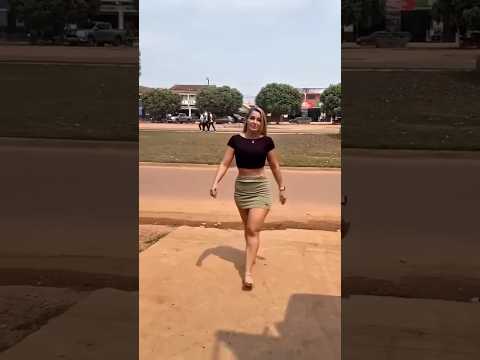 AMOR ABRE O PORTÃO, MINHA AMIGA TÁ CHEGANDO