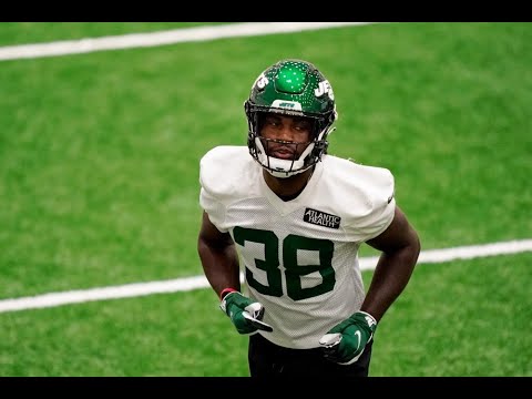 Fans Urge Jets to Give TE CJ Uzomah 'Lifetime Extension'