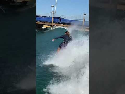 I skimmed out to the Kelly Slater wave pool again!!