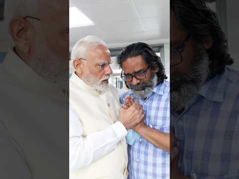 PM Modi pays his last respects to former Jharkhand CM Shibu Soren | #shorts