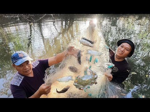 Nakahuli ng alimango at banak sa panglalambat sa ilog