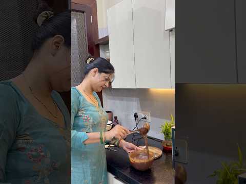 Aaj banaye sabke favourite muffins 🧁 #chhavibisht #food #dailyshorts #viralshort #viralvideo