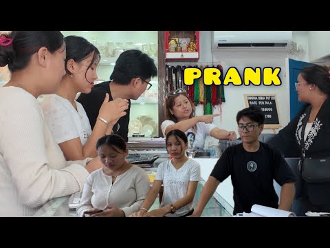 स्वर्ण-गृहमा खत्रा PRANK 😱😱 staff नानीहरुको सात्तो गयो 😳😳