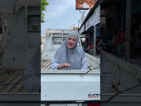 NAIK GEROBAK BESI RODA TIGA VS MOBIL BAK😁😅 #funny #comedy #shorts #humor #hiburansegar
