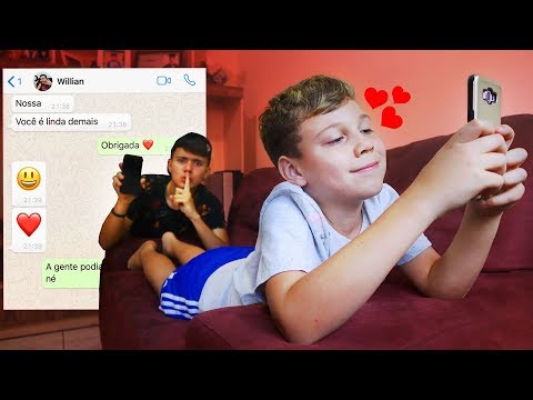 TROLEI MEU IRMÃOZINHO FINGINDO SER UMA MENINA NO WHATSAPP DELE!