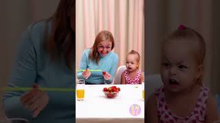 Strawberry Hack So Smart, It Feels Illegal! 🍓 #hack #food #parenting