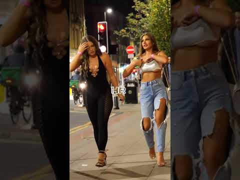 She Stole the Show Again – Manchester Street Vibes 🔥💃 #HRShorts #ManchesterNights #UKStyle #FYP