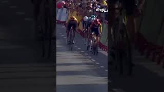 ¡Otra vez el 'mounstruo verde'! 😮‍💨 Van Aert gana al sprint en la Etapa 15 🇧🇪🇪🇸 - DITU