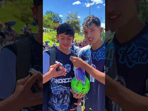 Cuanta batería tiene su celular? #retos #futbol #viralvideo #niñosfutbolistas #fypシ゚viral