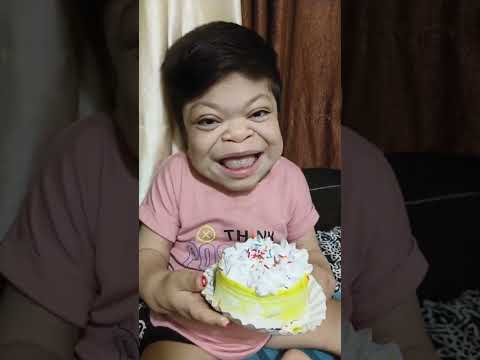 Aliza ko mila surprised gift chocolate biscuit lolipop 🍭