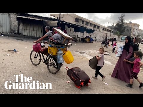 Gaza: hundreds of thousands flee Rafah as Israel ramps up attacks