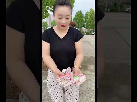 Kind woman help #motivation #positivevibes #lnspiration