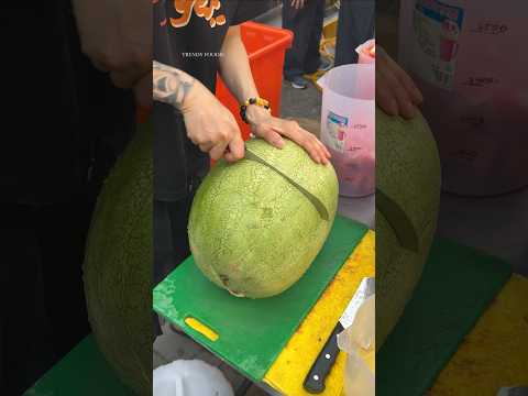 Huge watermelon juice you must drink at Ningxia Market in Taiwan!!!