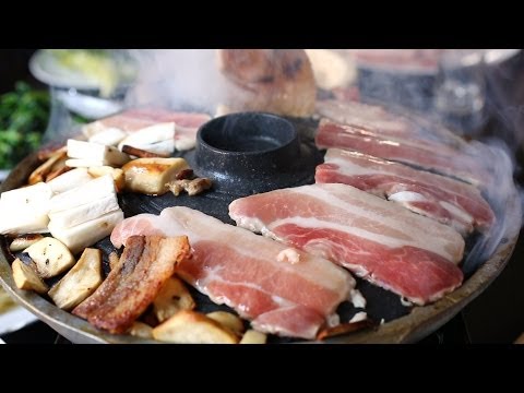 Grilled Pork Belly (Samgyeopsal-gui: 삼겹살구이)
