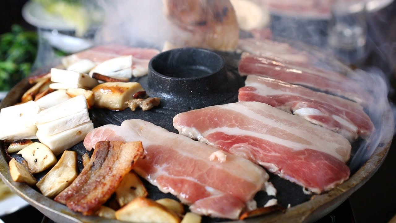 Grilled Pork Belly (Samgyeopsal-gui: )