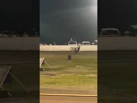 VICTORY LAP!! #foryou #dirtbike #goon #motocross #subscribe #ovalracing #dirttrack #shortsfeed