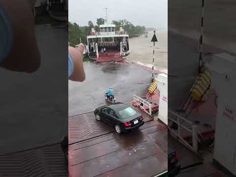 Cẩn thận khi đi phà