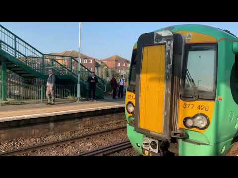 Class 377 arrives at Angmering 8/06/23 NEW GRAPHICS!