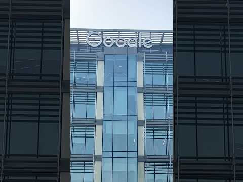 Today at Google 🕊️📱🌳 #google #dubai #uae #internetcity #apple #hewlettpackard