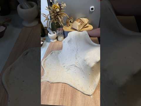 Тісто на заквасці! Ламінування тіста #sourdough #закваска #bread #хліб #baking #dough #тісто