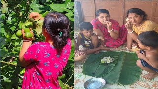 বাড়ির সবাই মিলে লেবু ভর্তা বানিয়ে খেলাম।