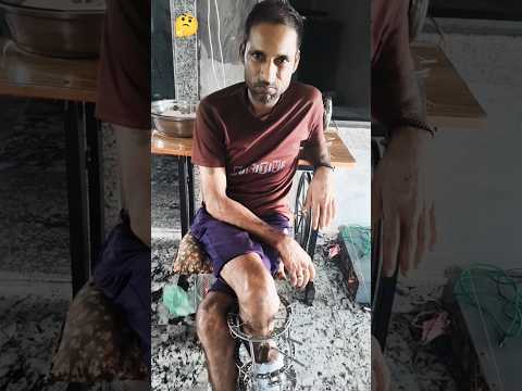 अब क्या कुरु इनका 😄 #bollywood #comedy #trending #funny #song #ekmotahathighumechala #duet #fun